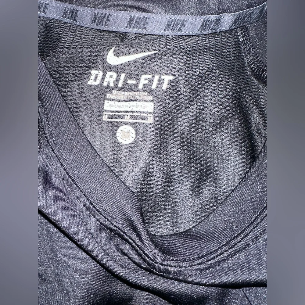 Nike Dri-FIT Men’s Long Sleeve Black Training Shirt Medium